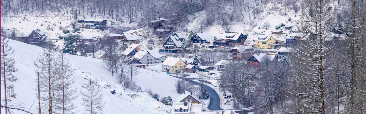 Der winterliche Lerbacher Hexenzipfel mit Kuhkolk und Kleeberg, 12.2023 (c) Jürgen Trull